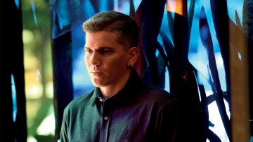 Θοδωρής Νικολάου: Μουσικές περιπέτειες εκτός οθόνης