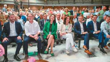 Η «κολλημένη βελόνα» δύο χρόνια φέρνει γκρίνια και αμφισβήτηση στο ΠΑΣΟΚ