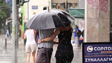 Καιρός: Με καταιγίδες το πρωί και ψύχρα ξεκινάει η εβδομάδα - Έρχονται πολλές βροχές από Πέμπτη
