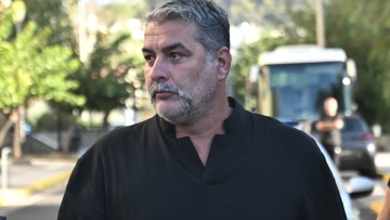 Βασίλης Μπισμπίκης: 1.200 ευρώ και αφαίρεση διπλώματος η πρώτη ποινή - Το βίντεο αφού πήρε σβάρνα τα ΙΧ και οι ειρωνείες του