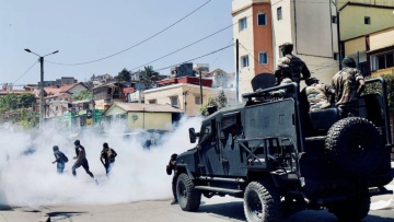 Τουλάχιστον 22 νεκροί σε διαδηλώσεις στη Μαδαγασκάρη - Ο πρόεδρος αποπέμπει την κυβέρνηση 