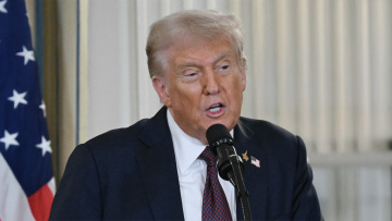 Ντόναλντ Τραμπ: Ο δήμαρχος του Σικάγο και ο κυβερνήτης του Ιλινόι πρέπει να φυλακιστούν 