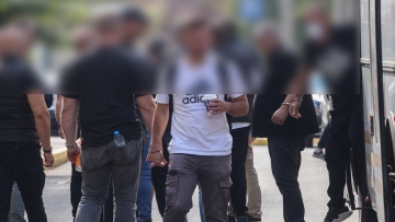 Διώξεις για σωρεία κακουργημάτων στα μέλη του κυκλώματος με την απάτη με το ΦΠΑ - Στον ανακριτή οι συλληφθέντες 
