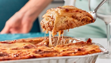 Γκόρντον Ράμσεϊ: Τα «μυστικά» του για τα τέλεια λαζάνια με κιμά
