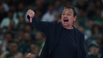 Αταμάν μετά την ήττα από τη Μπαρτσελόνα: «Με τέτοιο μπάσκετ δεν πρόκειται να φτάσουμε ούτε στα playoffs» 