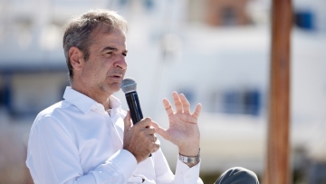 Μητσοτάκης από Αμοργό: Δεν είναι δυνατόν να βάζουμε περιορισμούς στους δικούς μας ψαράδες και να έρχονται από τα ανατολικά