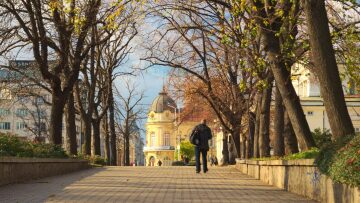 5 low budget προορισμοί για solo φθινοπωρινή απόδραση
