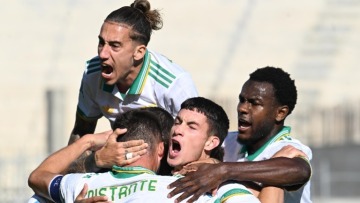 Serie A: Πέρασε με ανατροπή και... τύχη η Ρόμα από το «Αρτέμιο Φράνκι», 2-1 την Φιορεντίνα - Δείτε τα γκολ
