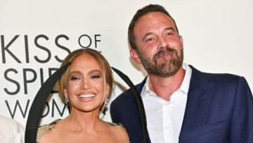 Τζένιφερ Λόπεζ και Μπεν Άφλεκ φωτογραφήθηκαν μαζί στο κόκκινο χαλί μετά το διαζύγιό τους