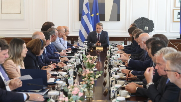 Πώς διαβάζουν στο Μαξίμου την ολική επαναφορά Τσίπρα - Η εσωκομματική κινητικότητα και οι δύο παρουσιάσεις βιβλίων
