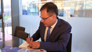 Η παρουσίαση του βιβλίου του Αλέξη Πατέλη για τη «μεγάλη επιστροφή» της Ελλάδας -  Από τη διεθνή αμφισβήτηση στην ανάκτηση της επενδυτικής βαθμίδας