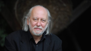 Στον Ούγγρο μυθιστοριογράφο Λάσλο Κρασναχορκάι απονέμεται το Νόμπελ Λογοτεχνίας 2025