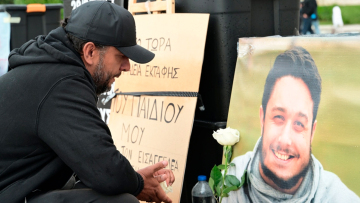 Αναβλήθηκε η εκταφή της σορού του γιου του Πάνου Ρούτσι - Τα βήματα που ορίζονται από την προανακριτική διαδικασία
