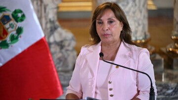 Περού: Η Βουλή ψήφισε την απομάκρυνση της Προέδρου Ντίνα Μπολουάρτε