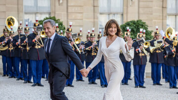 Πάρτι αποχαιρετισμού πριν τη φυλακή έκανε ο Σαρκοζί - Παρομοίασε τον εαυτό του με τον Κόμη Μόντε Κρίστο