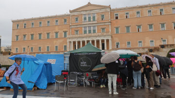 Μητσοτάκης: Στο υπουργείο Άμυνας η προστασία του Αγνώστου Στρατιώτη - Πρέπει να διαφυλάξουμε τον χαρακτήρα του μνημείου