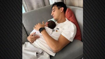 Η Τζένη Θεωνά δημοσίευσε φωτογραφία με τον Δήμο Αναστασιάδη και τον νεογέννητο γιο τους
