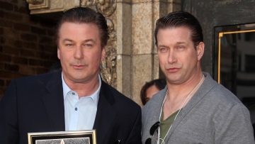 Τροχαίο για τον Άλεκ και Στίβεν Μπάλντουιν – Το όχημά τους έπεσε πάνω σε δέντρο