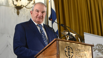 Καραμανλής: Διευρύνεται η αμφισβήτηση των Θεσμών από την κοινωνία, αν υποτιμηθεί θα είναι μείζονα πολιτική κρίση - Παρών στην εκδήλωση και ο Σαμαράς