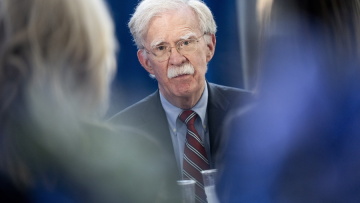 Το αμερικανικό υπουργείο Δικαιοσύνης αναμένεται να ζητήσει την παραπομπή του Τζον Μπόλτον σε δίκη