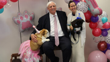 Πολυτελή δείπνα και πάρτι για σκύλους: Η καθημερινότητα του Τραμπ και του Κογκρέσου εν μέσω shutdown