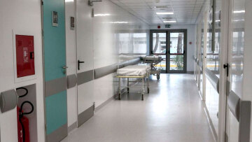 Έφυγε για μεταμόσχευση στην Ιταλία ο 18χρονος Μάριος – Πάσχει από σπάνιο σύνδρομο, η ανάρτηση του Άδωνι Γεωργιάδη
