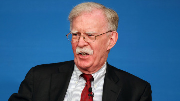 Παραδόθηκε στις Αρχές ο πρώην σύμβουλος του Τραμπ, Τζον Μπόλτον