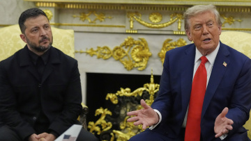 Financial Times: Ο Τραμπ απείλησε με διακοπή της παράδοσης όπλων στην Ουκρανία, για να πείσει τους Ευρωπαίους να μπουν σε συμμαχία για τα Στενά του Ορμούζ