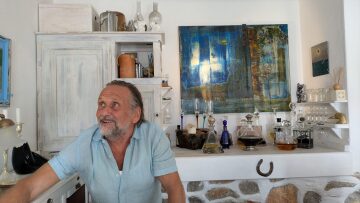 Από τη Γερμανία στην Ύδρα: 265 πέτρινα σκαλιά μέχρι τον επίγειο παράδεισο του Andreas και της Corinne