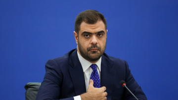 Μαρινάκης: Μονόδρομος ο εκσυγχρονισμός των ΕΛΤΑ - «Ευχάριστο ανάγνωσμα, έστω και ως μυθιστόρημα» το βιβλίο Τσίπρα