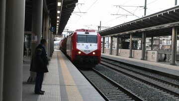 Hellenic Train και ΟΣΕ αλληλοκατηγορούνται για το τρένο που μπήκε σε λάθος γραμμή στον Σιδηροδρομικό Σταθμό της Σίνδου