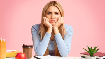 Ξεχνάει, αποσπάται, καθυστερεί: Όλα όσα δυσκολεύουν τον έφηβο με ΔΕΠΥ – Πώς να τον βοηθήσουμε
