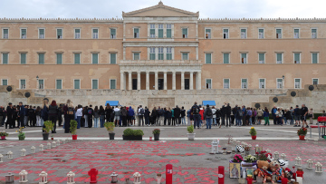 Κατατέθηκε η τροπολογία για τον Άγνωστο Στρατιώτη - Απαγορεύονται καταλήψεις και συναθροίσεις στον χώρο μπροστά στο Μνημείο