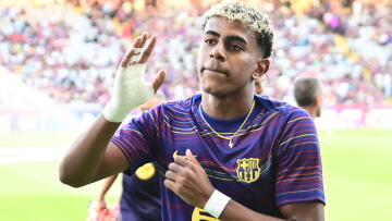 Βλέπει το Μπαρτσελόνα - Ολυμπιακός η κοπέλα του Γιαμάλ - Δείτε φωτογραφίες 