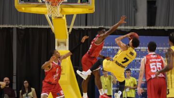 Ο Άρης έχασε 86-79 από τη Μανρέσα και γνώρισε τέταρτη σερί ήττα