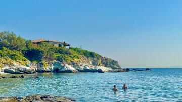 Πώς η ηλικία των αγοραστών-επενδυτών αλλάζει την αγορά ακινήτων στην Αθηναϊκή Ριβιέρα: 1 στους 4 επενδυτές κάτω των 40 ετών