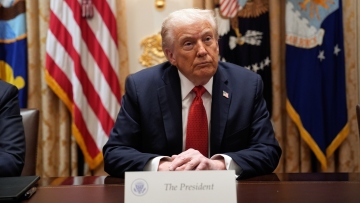 Ο Τραμπ αποδίδει τις ήττες των Ρεπουμπλικανών στο «shutdown» και στην απουσία του από τα ψηφοδέλτια