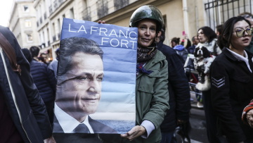 Το γράμμα του Σαρκοζί πριν μπει στη φυλακή: Δικαστικό σκάνδαλο, νιώθω βαθιά θλίψη για τη Γαλλία