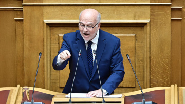 Φλωρίδης για τον Άγνωστο Στρατιώτη: Δεν έχουμε περιθώρια διχασμού και μάλιστα με εθνικά σύμβολα