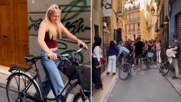  Κάτοικοι στη Βαλένθια περικύκλωσαν τουρίστες με ποδήλατα και άρχισαν να φωνάζουν και να σπρώχνουν, «να πάτε σπίτια σας» - Βίντεο