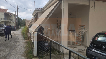 «Ό,τι έχω να πω, θα το πω στον ανακριτή» - Τα ελάχιστα λόγια που είπε ο 18χρονος μητροκτόνος από τα Τρίκαλα στους αστυνομικούς