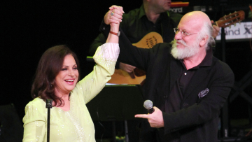 Η Χάρις Αλεξίου αποχαιρετά τον Διονύση Σαββόπουλο: Υπήρξες φάρος στα σκοτάδια μου