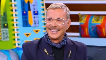 Λάκης Γαβαλάς: Διακωμωδώ τα πάντα στη ζωή μου, δεν μου λείπει ο πλούτος γιατί είχα μάθει στη στέρηση