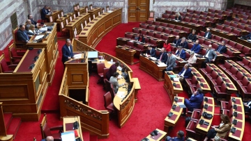 Βουλή: Ο ΣΥΡΙΖΑ κατέθεσε αίτημα για ονομαστική ψηφοφορία στην τροπολογία για το μνημείο του Αγνώστου Στρατιώτη