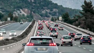 Αυξημένη η κίνηση σε Αγίους Θεοδώρους, Κινέτα και Μέγαρα στην Αθηνών - Κορίνθου, επιστρέφουν στην Αθήνα οι εκδρομείς του τριημέρου