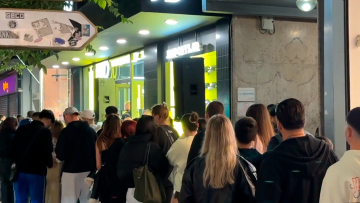 Ουρές στην Τσιμισκή για ένα καπέλο του ΛΕΞ - Δείτε βίντεο
