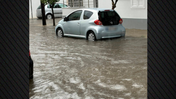 Μεσολόγγι: Ξυλοκόπησαν δημοτικό υπάλληλο που επιχειρούσε στις πλημμύρες
