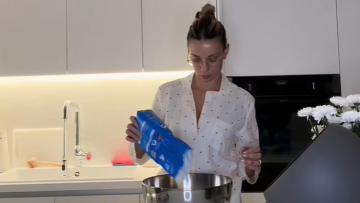 Η Γαρυφαλλιά Καληφώνη μπήκε στην κουζίνα: Το τρώω όλο μόνος μου και παίρνω τα κιλά εγώ, γράφει ο Χρήστος Μάστορας για το γλυκό που έφτιαξε