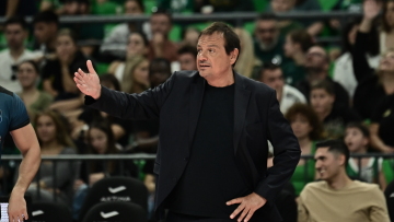 Αταμάν: «Έχουμε πολλά προβλήματα στη θέση 5, φορμαρισμένος ο Ερυθρός Αστέρας»  