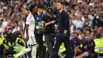 Ρεάλ Μαδρίτης - Μπαρτσελόνα: Έγινε χαμός όταν ο Αλόνσο έβγαλε τον Βινίσιους - «Εγώ αλλαγή; Φεύγω από την ομάδα»